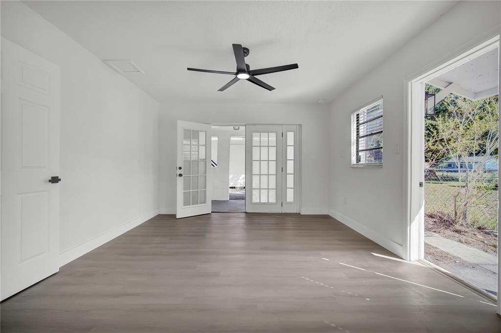 For Sale: $455,900 (6 beds, 4 baths, 3814 Square Feet)