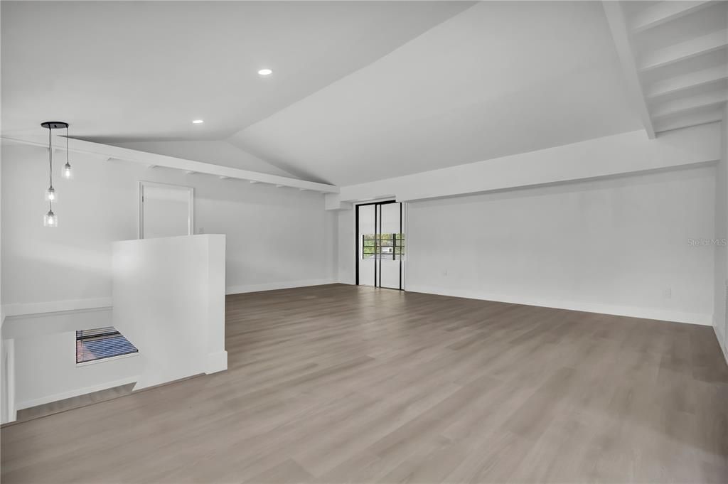 For Sale: $455,900 (6 beds, 4 baths, 3814 Square Feet)