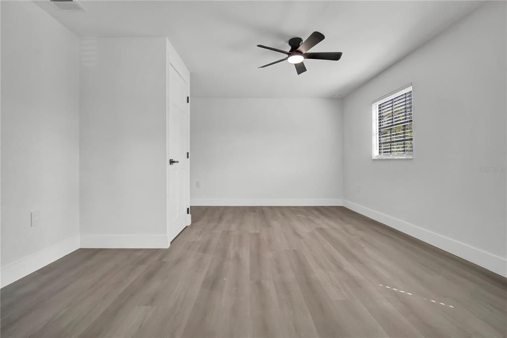For Sale: $455,900 (6 beds, 4 baths, 3814 Square Feet)