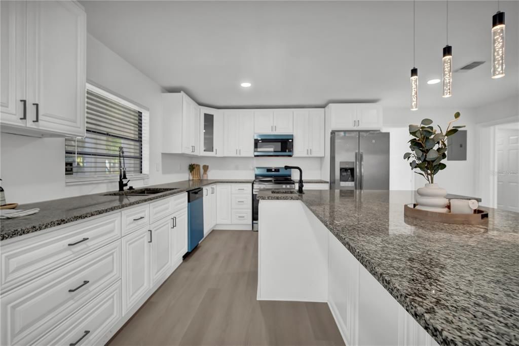 For Sale: $455,900 (6 beds, 4 baths, 3814 Square Feet)