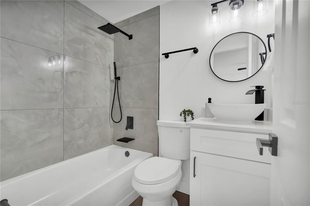 For Sale: $455,900 (6 beds, 4 baths, 3814 Square Feet)