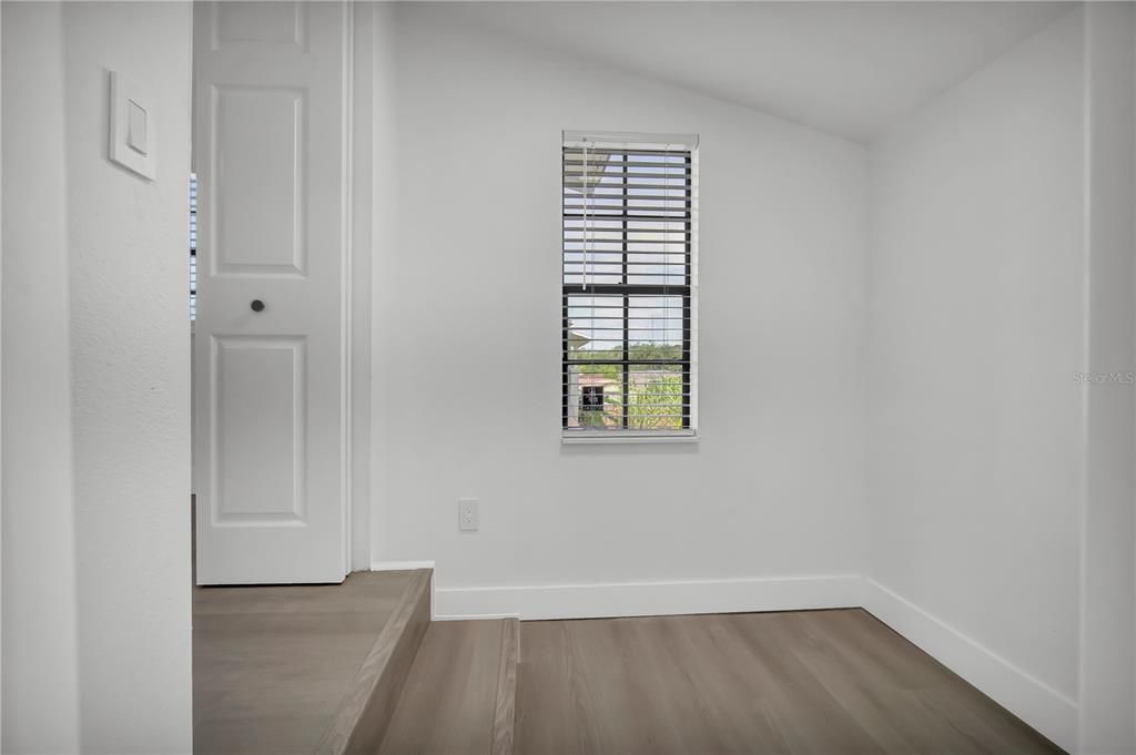For Sale: $455,900 (6 beds, 4 baths, 3814 Square Feet)