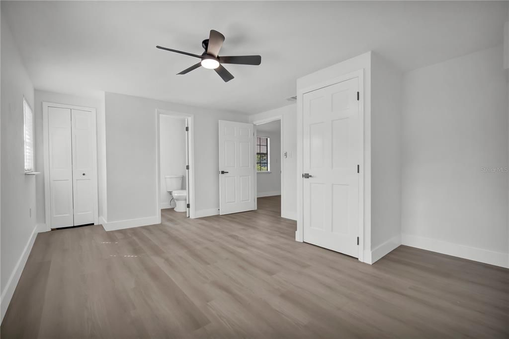 For Sale: $455,900 (6 beds, 4 baths, 3814 Square Feet)