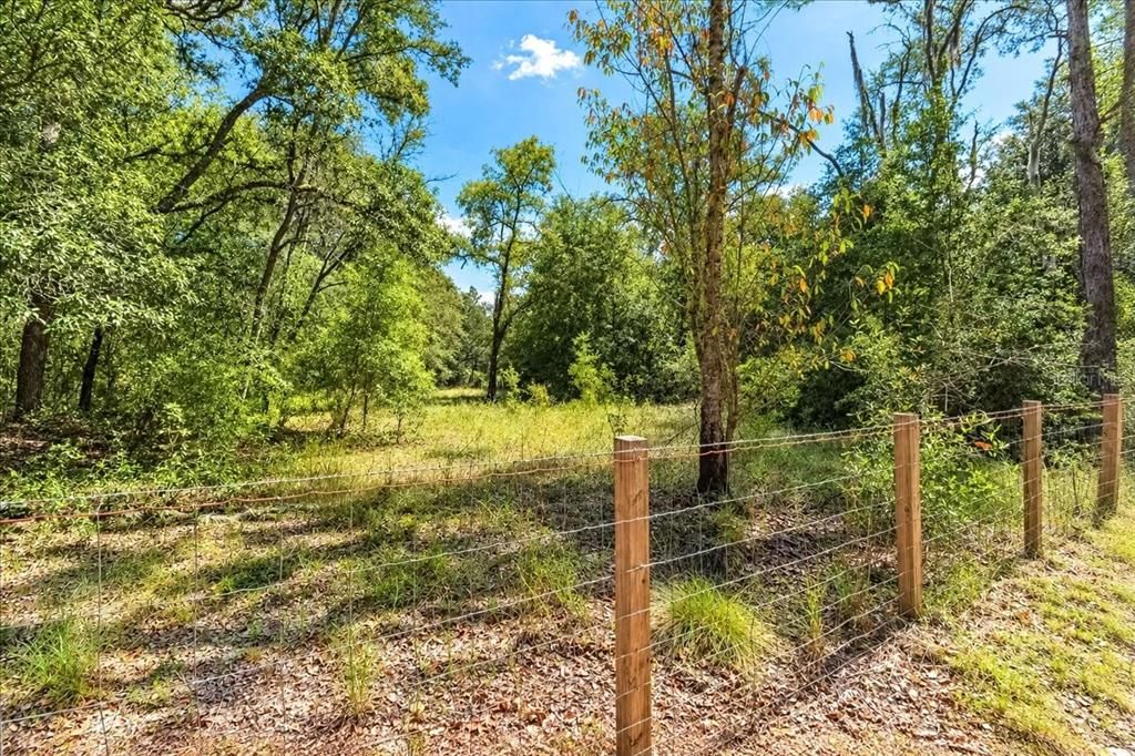 На продажу: $350,000 (32.77 acres)
