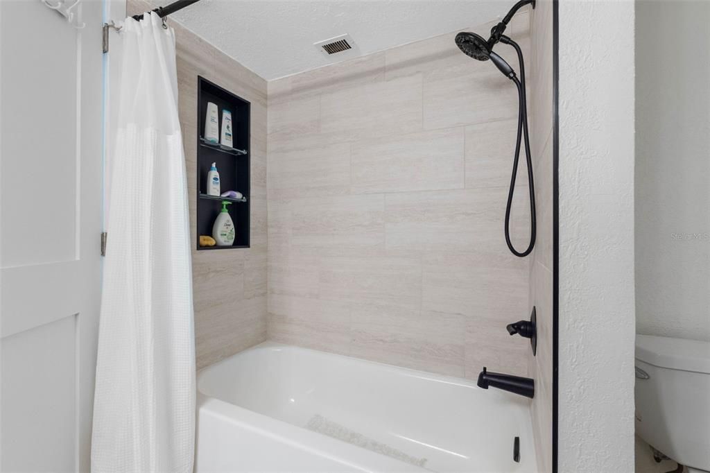 For Rent: $3,500 (2 beds, 2 baths, 1392 Square Feet)