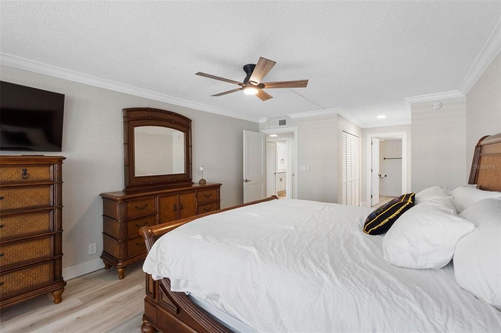For Rent: $3,500 (2 beds, 2 baths, 1392 Square Feet)