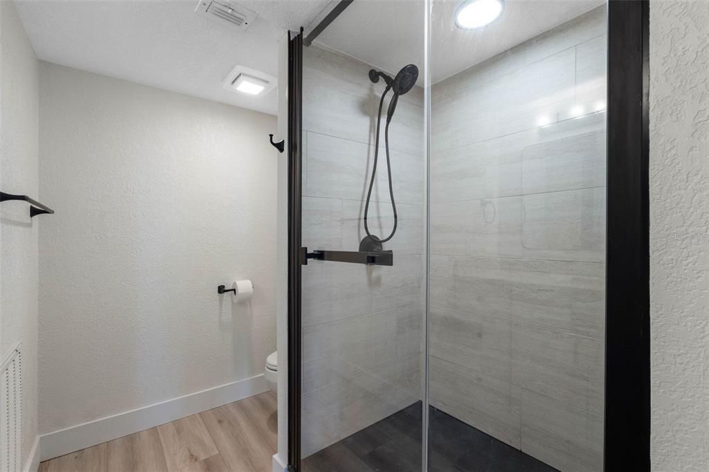 For Rent: $3,500 (2 beds, 2 baths, 1392 Square Feet)