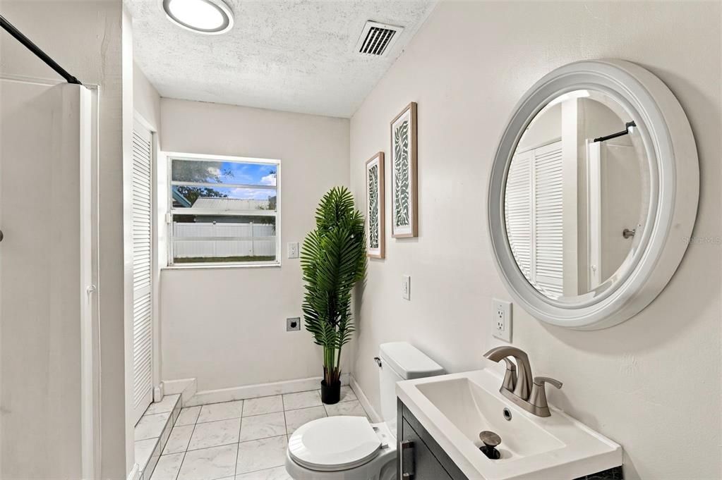 For Sale: $325,000 (3 beds, 2 baths, 1248 Square Feet)
