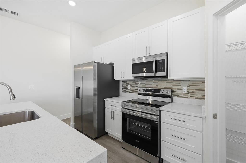 For Sale: $324,900 (4 beds, 3 baths, 1802 Square Feet)