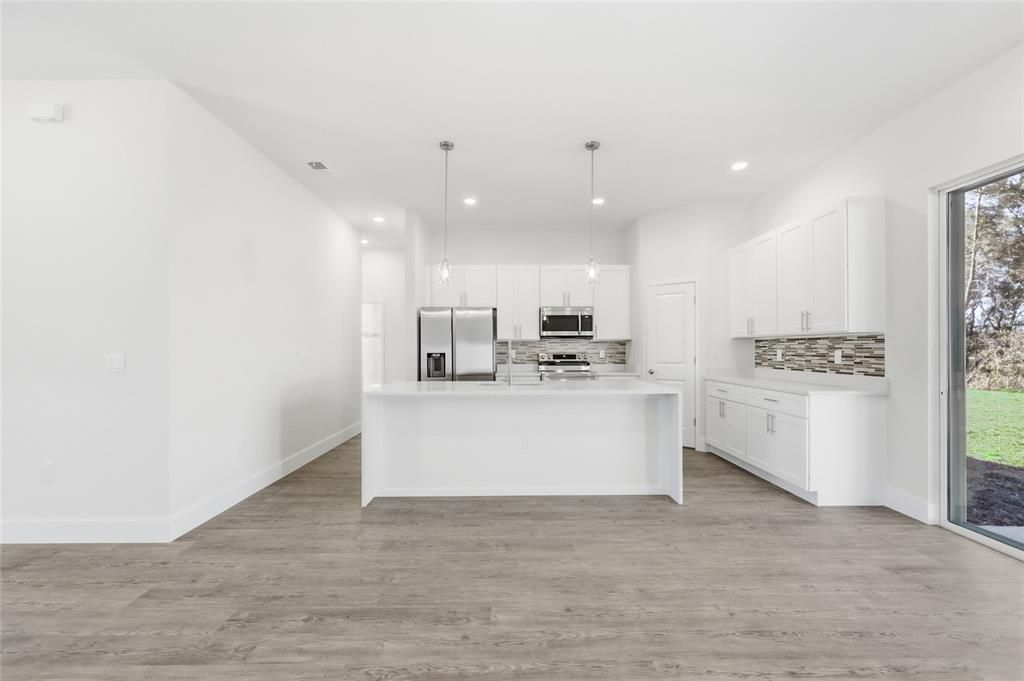For Sale: $324,900 (4 beds, 3 baths, 1802 Square Feet)