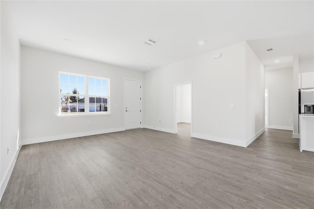 For Sale: $324,900 (4 beds, 3 baths, 1802 Square Feet)