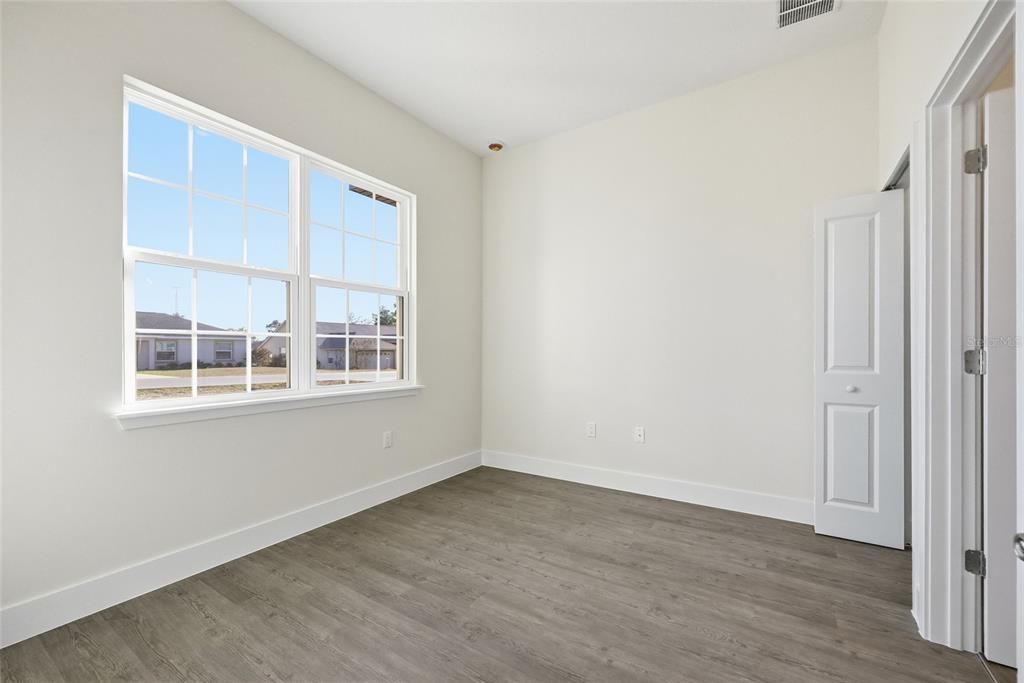 For Sale: $324,900 (4 beds, 3 baths, 1802 Square Feet)