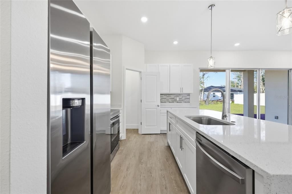 For Sale: $324,900 (4 beds, 3 baths, 1802 Square Feet)