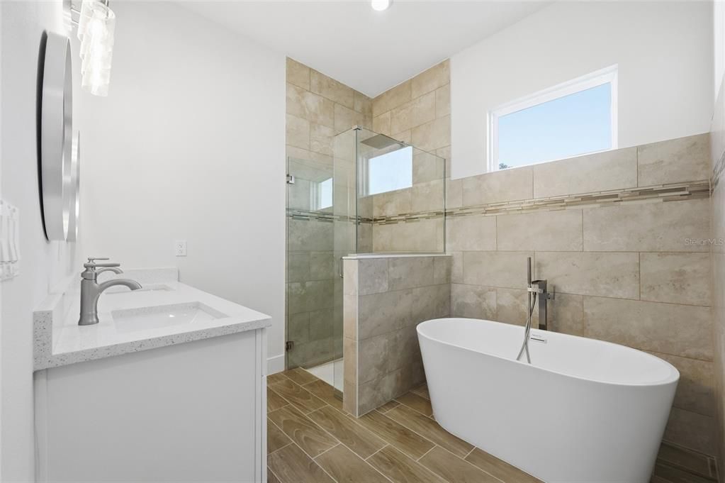 For Sale: $324,900 (4 beds, 3 baths, 1802 Square Feet)