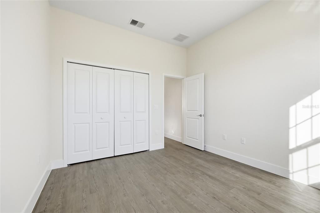 For Sale: $324,900 (4 beds, 3 baths, 1802 Square Feet)