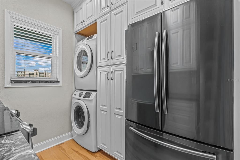 For Sale: $549,000 (2 beds, 2 baths, 1150 Square Feet)