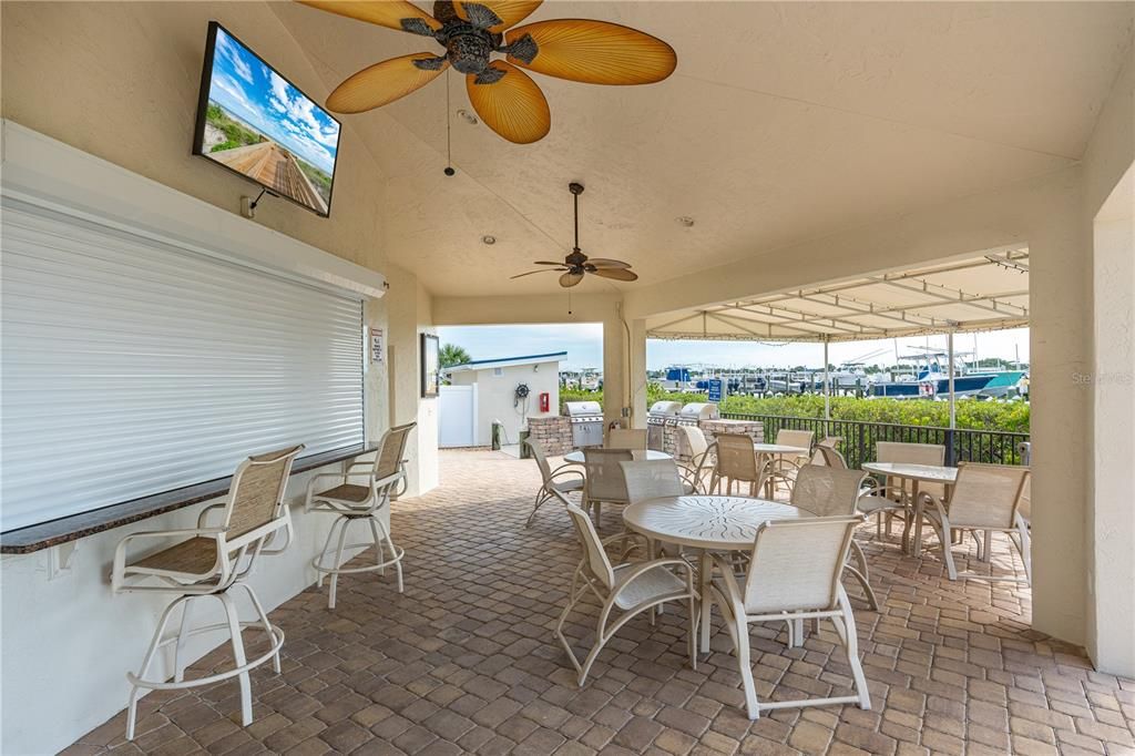 For Sale: $549,000 (2 beds, 2 baths, 1150 Square Feet)