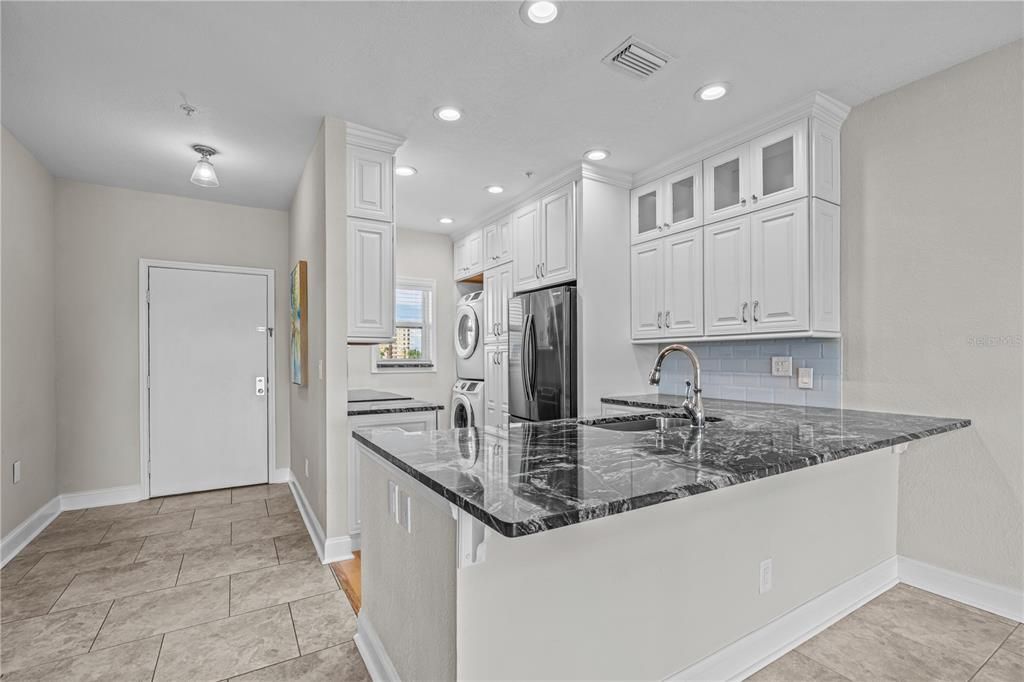 For Sale: $549,000 (2 beds, 2 baths, 1150 Square Feet)