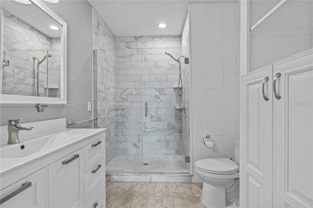 For Sale: $549,000 (2 beds, 2 baths, 1150 Square Feet)
