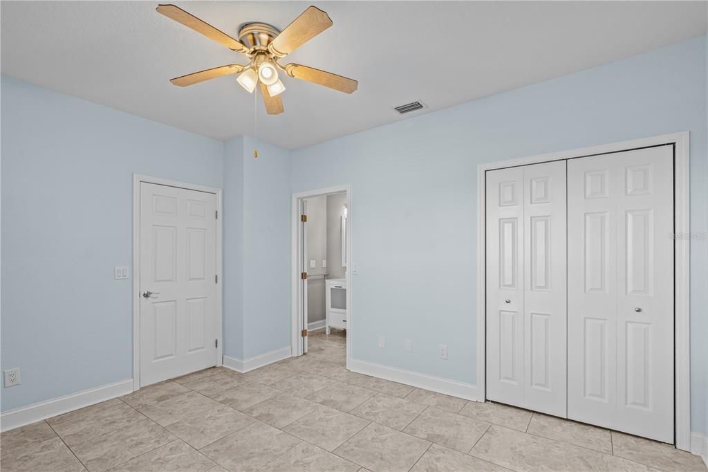 For Sale: $549,000 (2 beds, 2 baths, 1150 Square Feet)