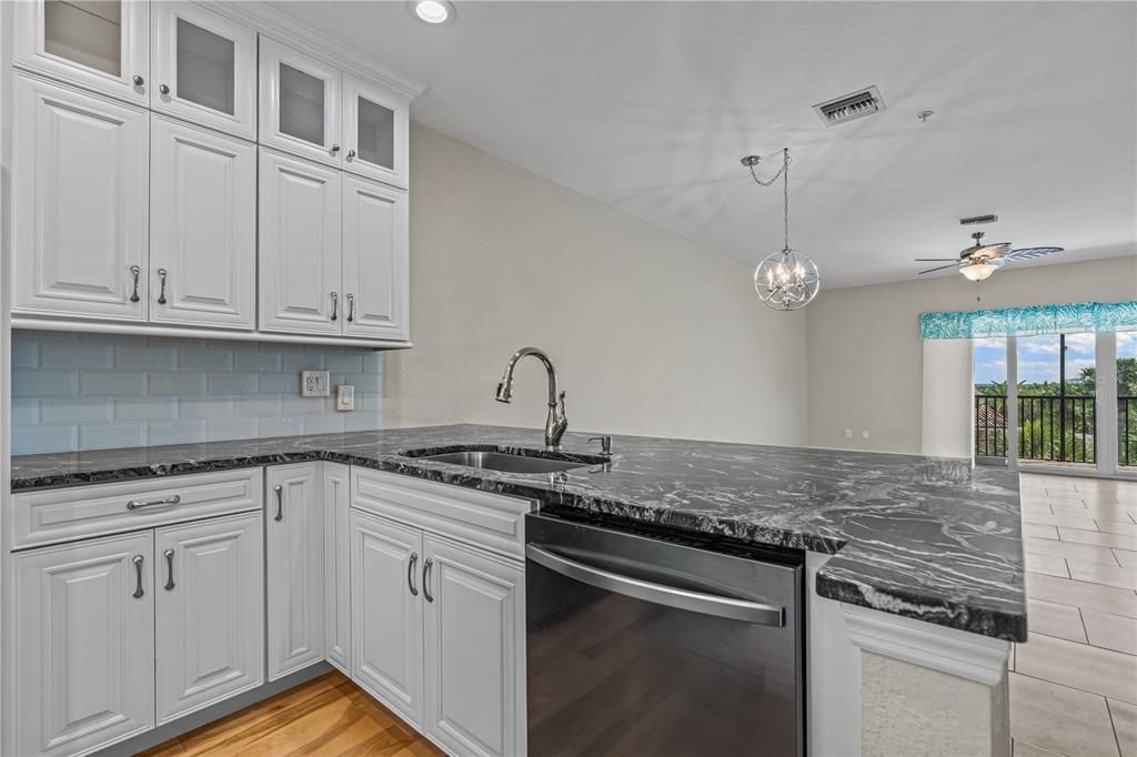 For Sale: $549,000 (2 beds, 2 baths, 1150 Square Feet)