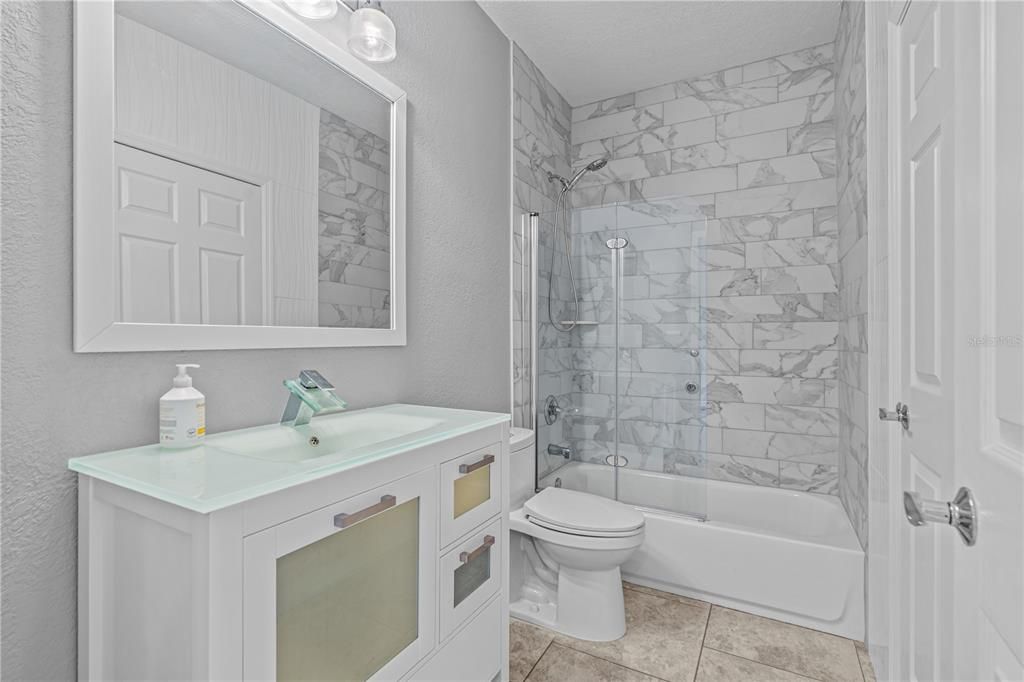 For Sale: $549,000 (2 beds, 2 baths, 1150 Square Feet)