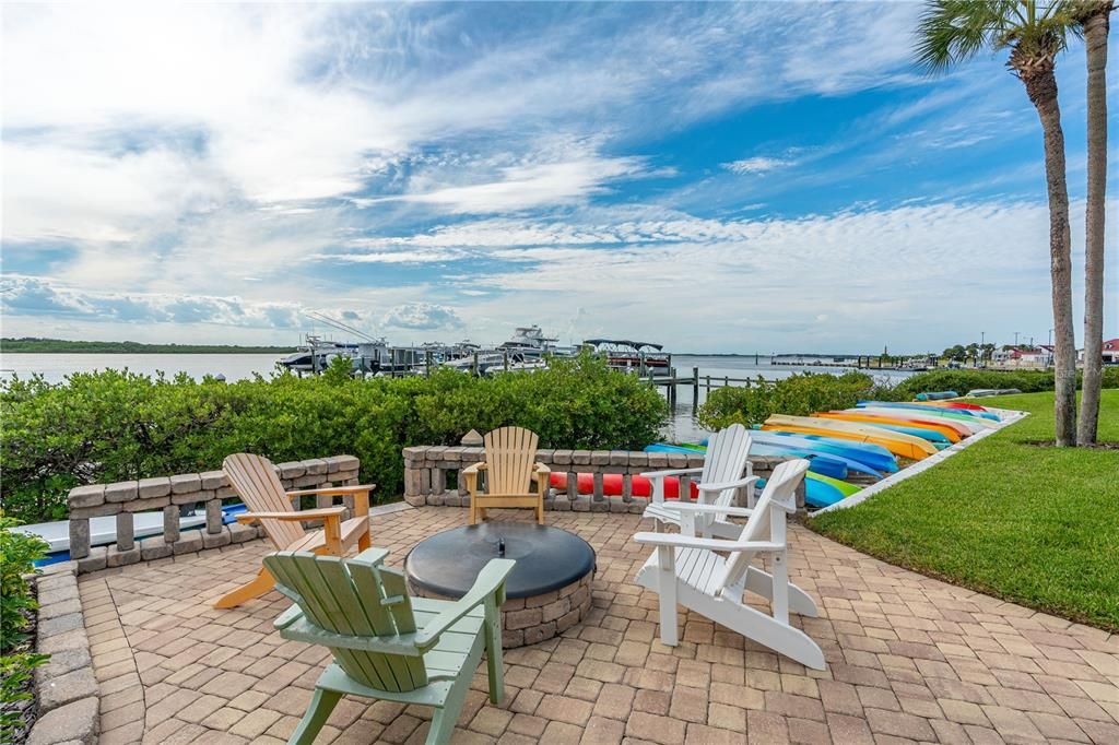 For Sale: $549,000 (2 beds, 2 baths, 1150 Square Feet)