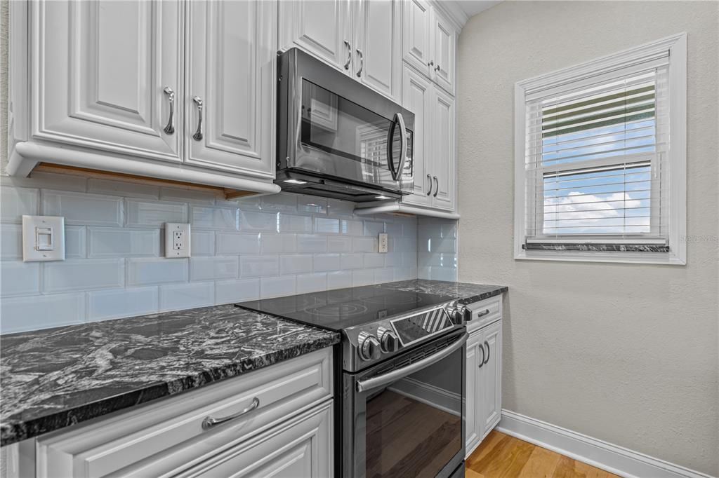 For Sale: $549,000 (2 beds, 2 baths, 1150 Square Feet)