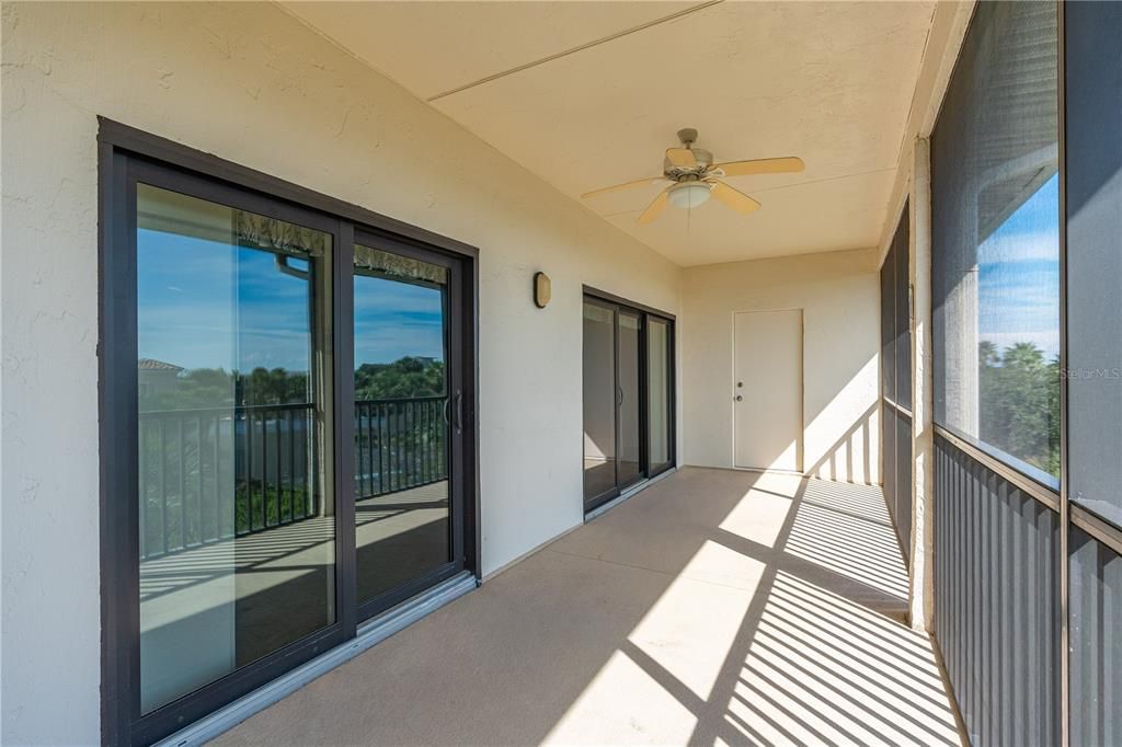For Sale: $549,000 (2 beds, 2 baths, 1150 Square Feet)