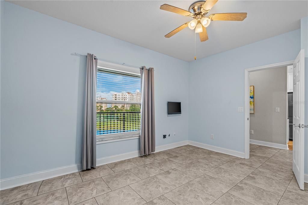 For Sale: $549,000 (2 beds, 2 baths, 1150 Square Feet)