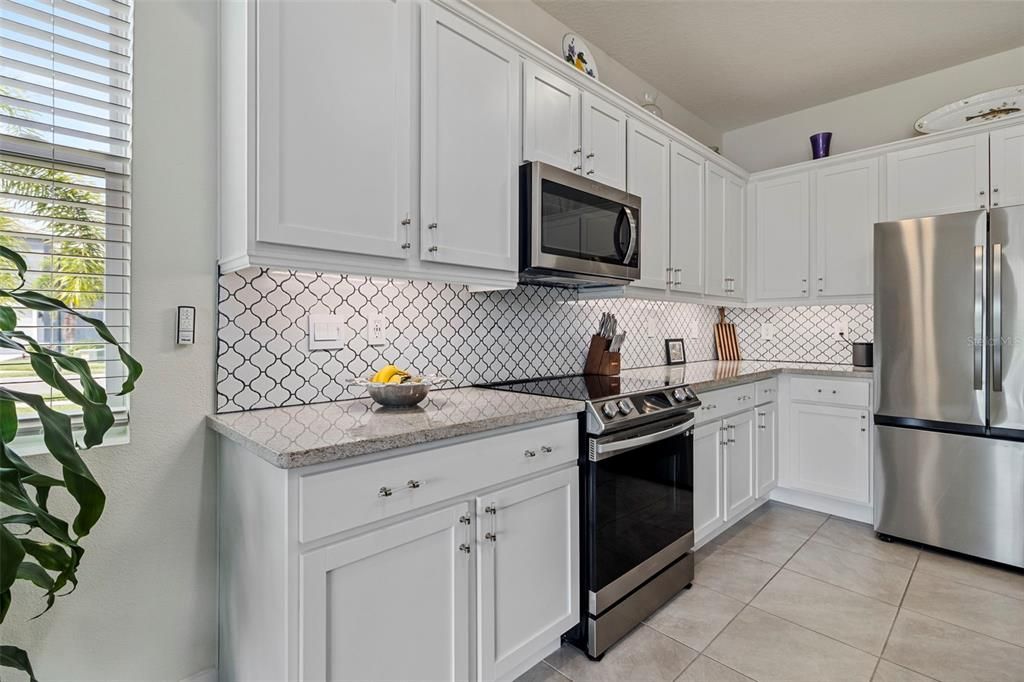 For Sale: $430,000 (3 beds, 2 baths, 1819 Square Feet)