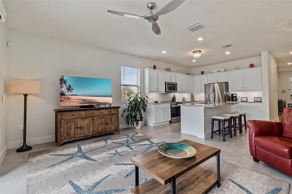 For Sale: $430,000 (3 beds, 2 baths, 1819 Square Feet)