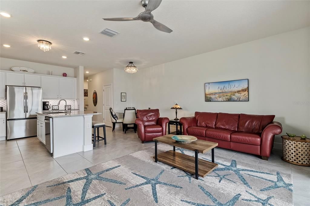 For Sale: $430,000 (3 beds, 2 baths, 1819 Square Feet)