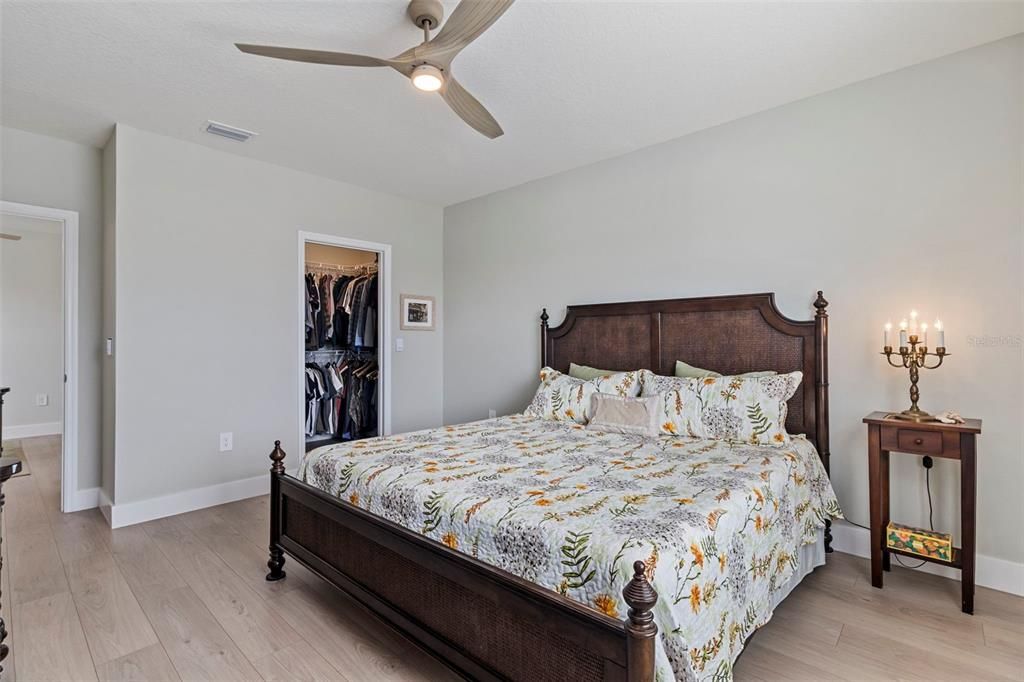 For Sale: $430,000 (3 beds, 2 baths, 1819 Square Feet)