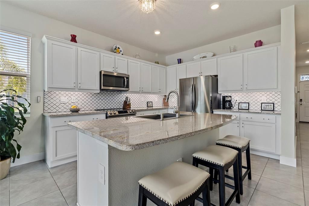 For Sale: $430,000 (3 beds, 2 baths, 1819 Square Feet)