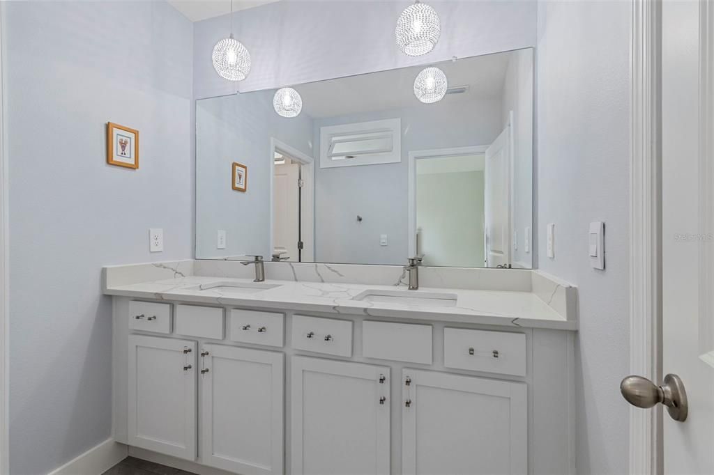 For Sale: $430,000 (3 beds, 2 baths, 1819 Square Feet)