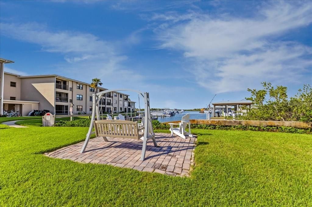 For Sale: $680,000 (2 beds, 2 baths, 1130 Square Feet)