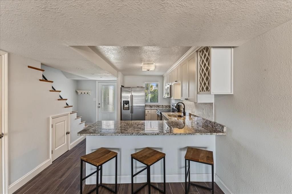 For Sale: $680,000 (2 beds, 2 baths, 1130 Square Feet)
