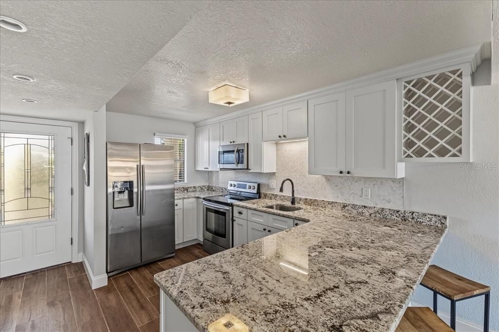 For Sale: $680,000 (2 beds, 2 baths, 1130 Square Feet)