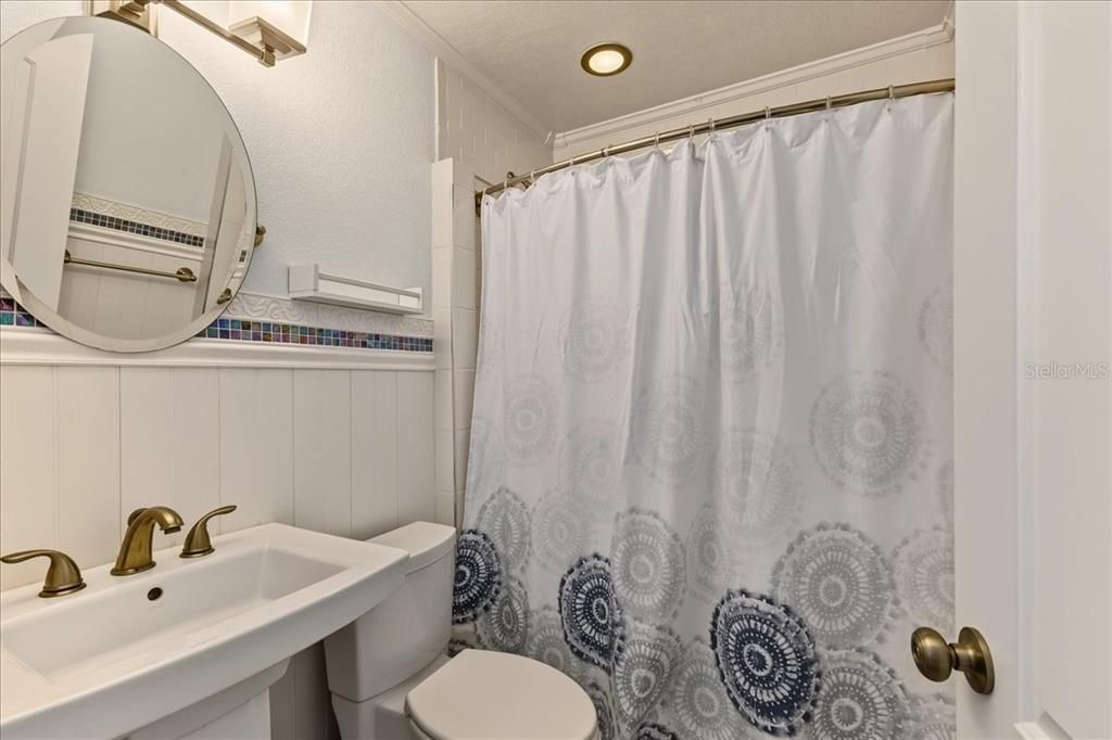 For Sale: $680,000 (2 beds, 2 baths, 1130 Square Feet)
