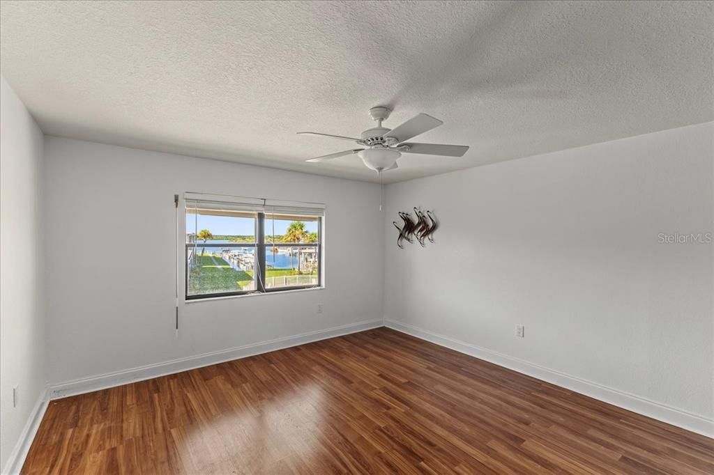 For Sale: $680,000 (2 beds, 2 baths, 1130 Square Feet)