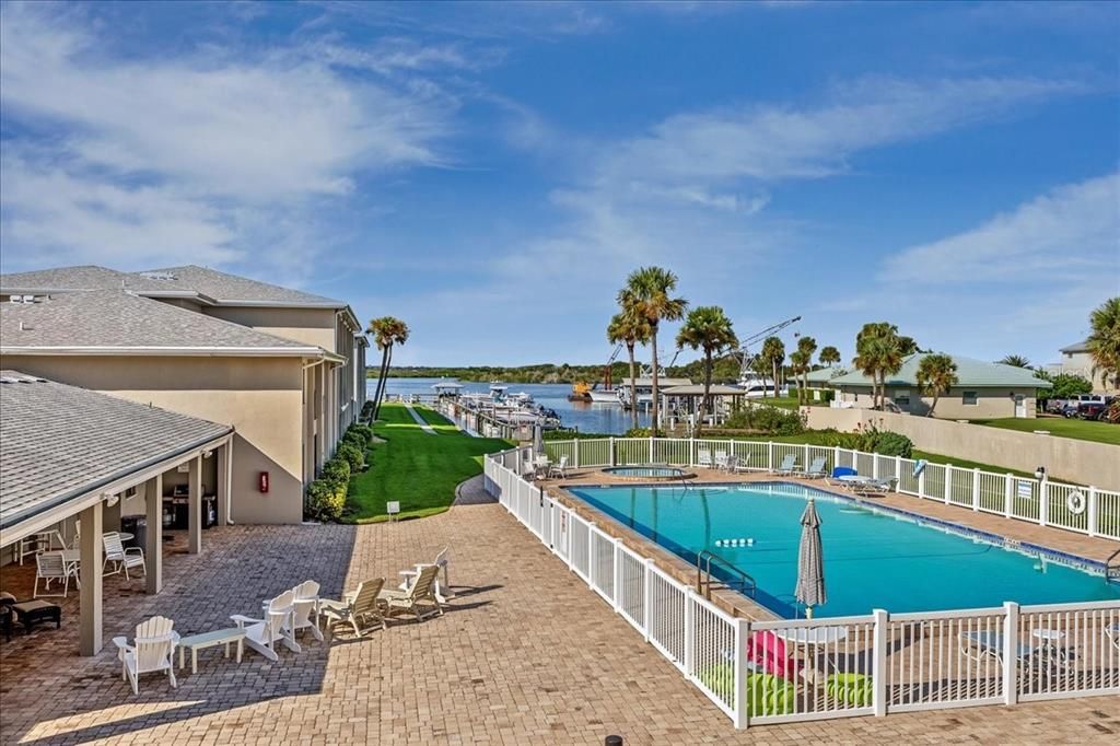 For Sale: $680,000 (2 beds, 2 baths, 1130 Square Feet)