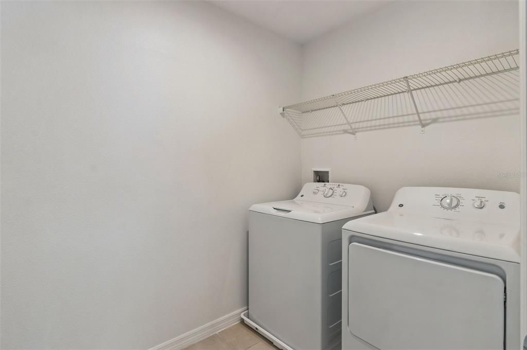 For Sale: $453,900 (5 beds, 3 baths, 2289 Square Feet)