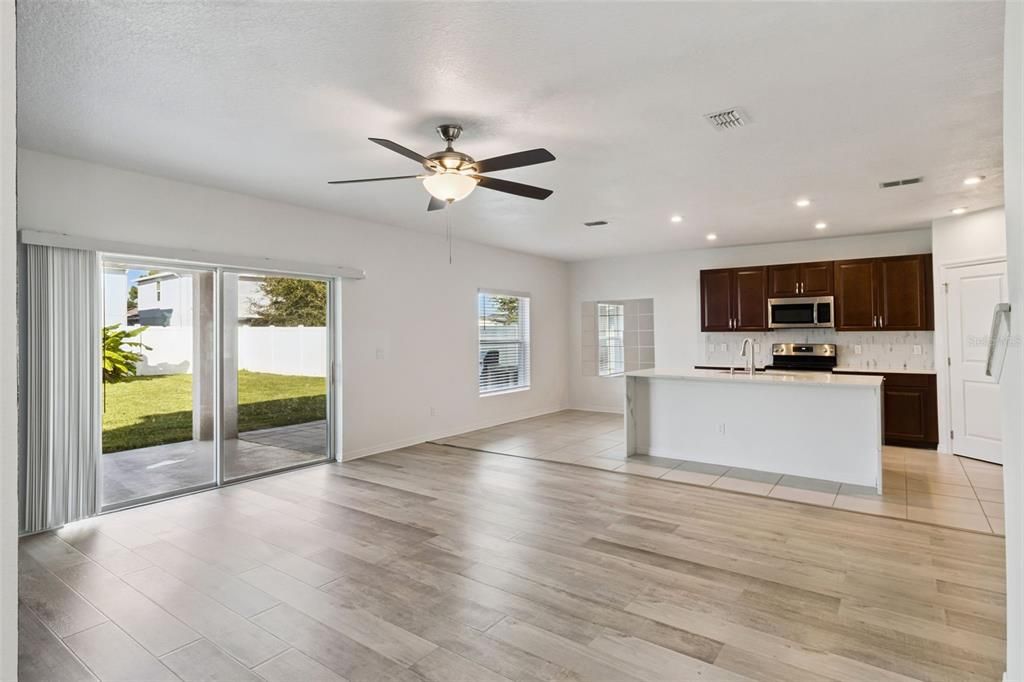 For Sale: $453,900 (5 beds, 3 baths, 2289 Square Feet)