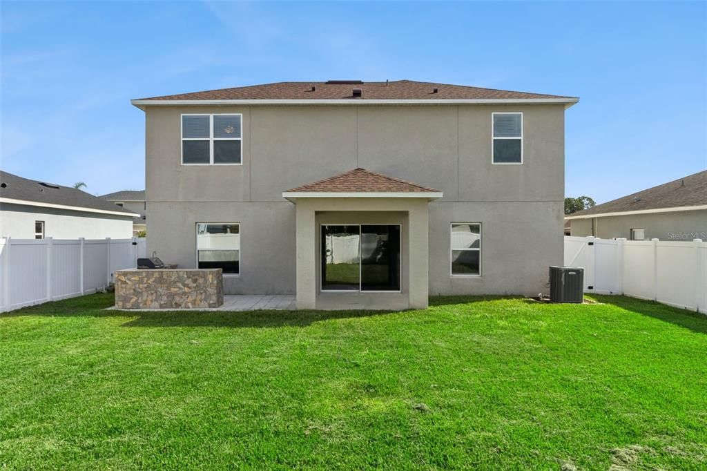 For Sale: $453,900 (5 beds, 3 baths, 2289 Square Feet)