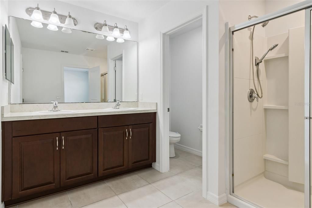 For Sale: $453,900 (5 beds, 3 baths, 2289 Square Feet)