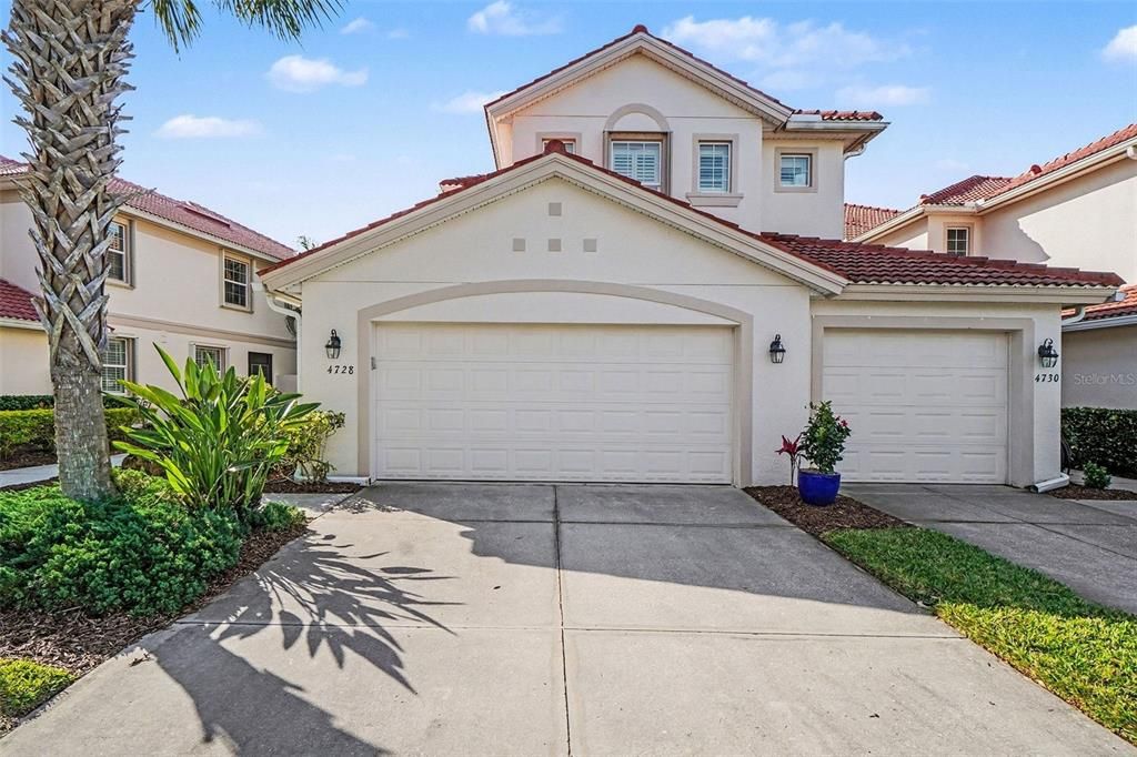 For Sale: $319,000 (2 beds, 2 baths, 1626 Square Feet)