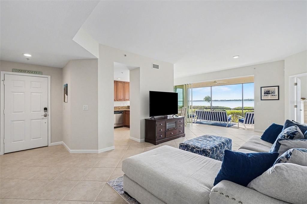 For Sale: $319,000 (2 beds, 2 baths, 1626 Square Feet)