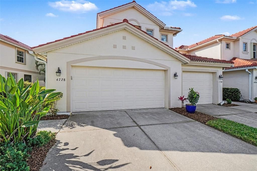 For Sale: $319,000 (2 beds, 2 baths, 1626 Square Feet)
