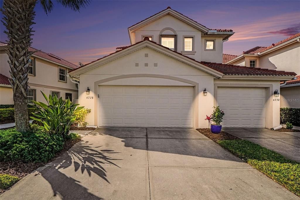 For Sale: $319,000 (2 beds, 2 baths, 1626 Square Feet)